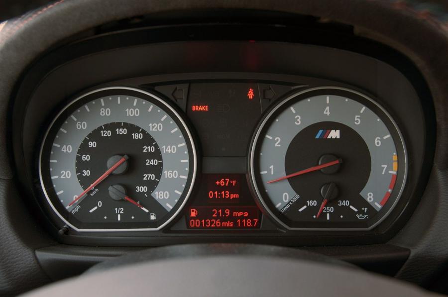  BMW 1-Series M Coupe 2011 года  (фото 14 из 76)